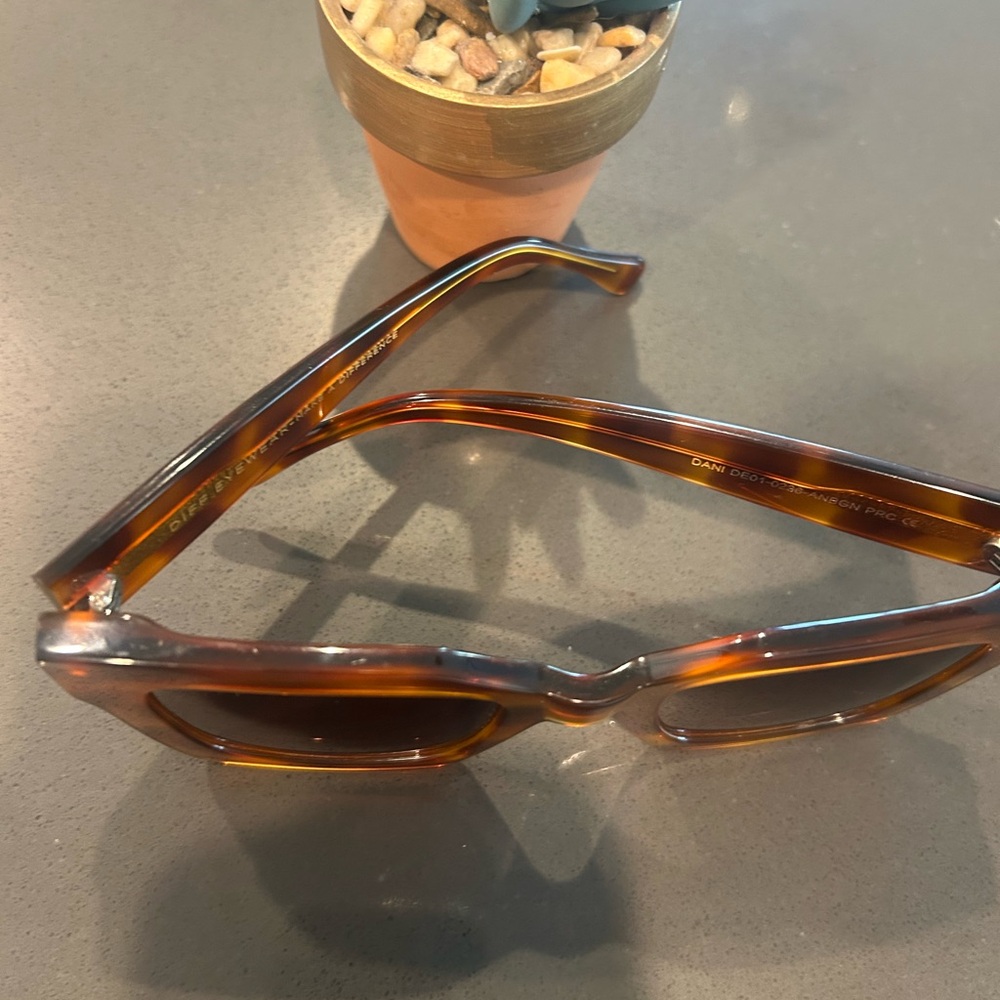 Diff Eyewear Amber Tortoise Sunglasses - image 11